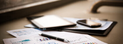 Business,documents,with,charts,growth,,keyboard,and,pen.,workplace,businessman